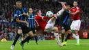 Wayne Rooney pun berusaha menjebol gawang Club Brugge. (Action Images via Reuters/Jason Cairnduff)