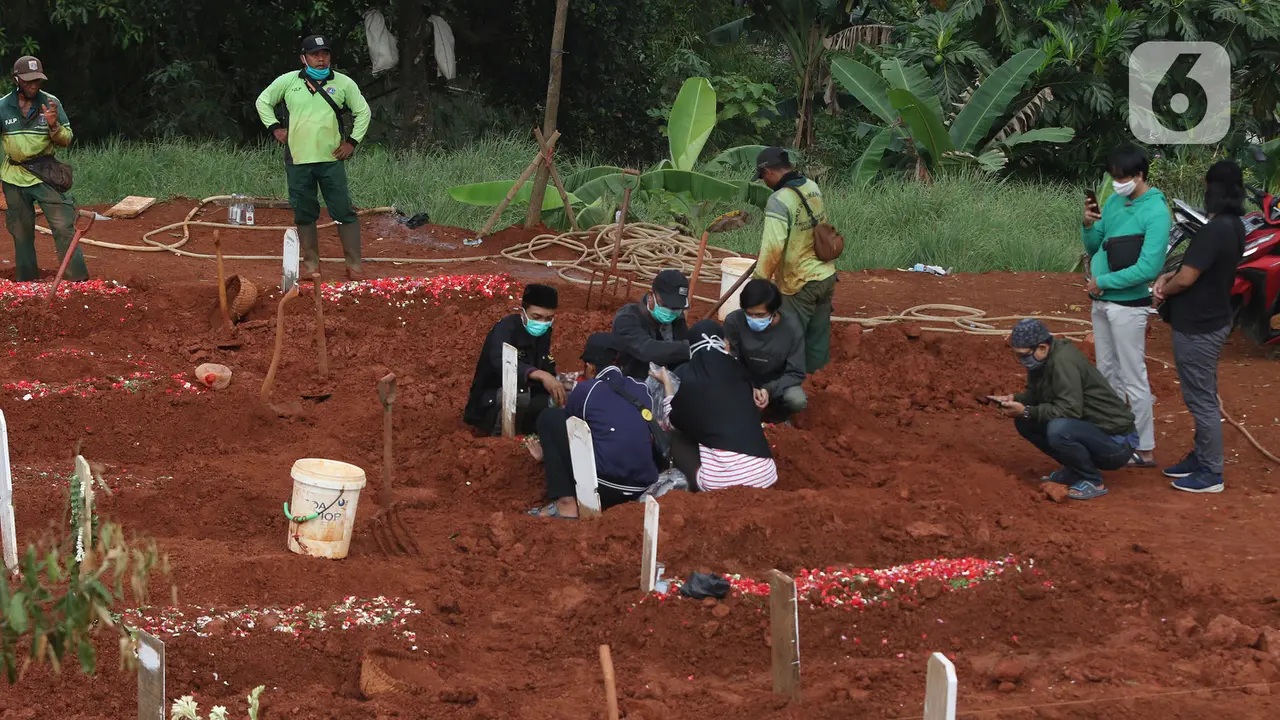 FOTO: Pemprov DKI Perluas Lahan Pemakaman Jenazah Pasien Covid-19