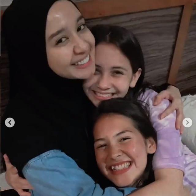 6 Momen Temu Kangen Sandrinna Michelle dan Laudya Cynthia Bella, Lepas Rindu