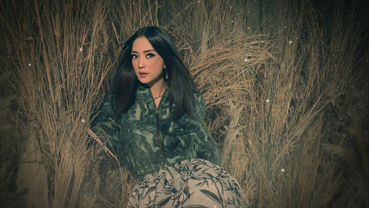 Gaya Pemotretan Ririn Dwi Ariyanti Dalam Berbagai Tema, Tampil Memukau