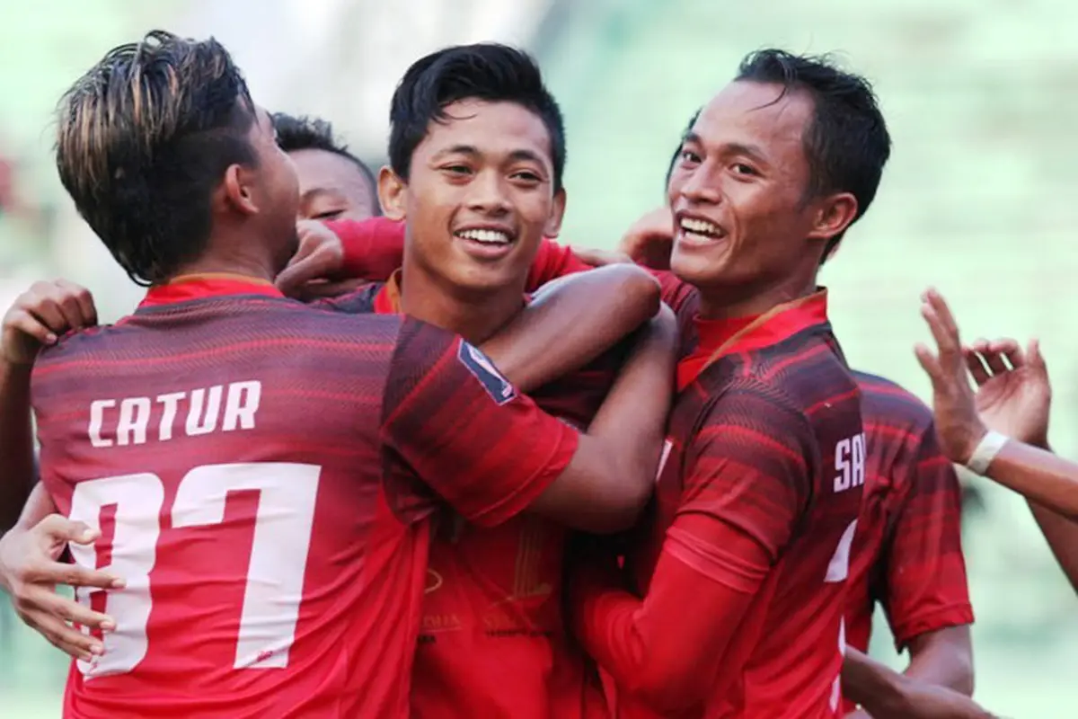 Persis Solo