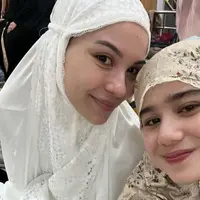 Wajah Natural Para Artis saat Itikaf di Masjid di Akhir Ramadan. [@tissabiani]