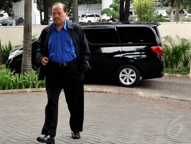 Politisi Partai Demokrat, Sutan Bhatoegana memenuhi panggilan KPK, Jakarta, Senin (17/11/2014). (Liputan6.com/Miftahul Hayat)