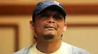 Kuncoro, sang tukang jagal Arema di era Galatama yang kini jadi asisten pelatih tim Singo Edan. (Bola.com/Iwan Setiawan)