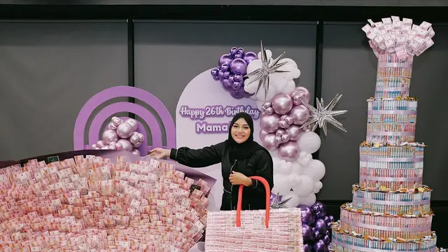 7 Potret Ulang Tahun Aurel Hermansyah, Atta Halilintar Beri Kue dari Uang