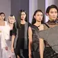 Berikut aksi empat desainer muda yang mencuri perhatian pecinta mode di Runway Hits Fashion Nation 2018. (Foto: Liputan6.com/ Herman Zakharia)