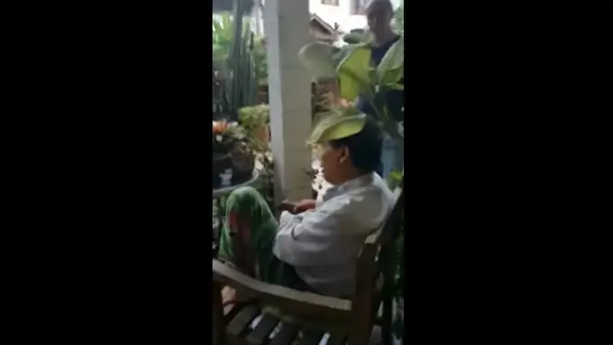 Dijemput Polisi, Sri Bintang Pamungkas: Saya Mau Salat Dimana?