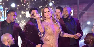 Mariah Carey mengalami kegagalan saat bernyanyi di panggung malam pergantian tahun di Times Square, New York. Pihak Mariah mengatakan, sebelum tampil Mariah sudah melakukan check sound. (AFP/Bintang.com)