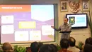 Dirjen Dukcapil Kemendagri, Zudan Arif Fakrulloh memberikan sambutan saat Sosialisasi Pemanfaatan Nomor Induk Kependudukan, Data Kependudukan, dan E KTP melalui Uji Coba Dompet digital DANA di SCTV Tower Jakarta, Jumat (13/7). (Liputan6.com/Angga Yuniar)
