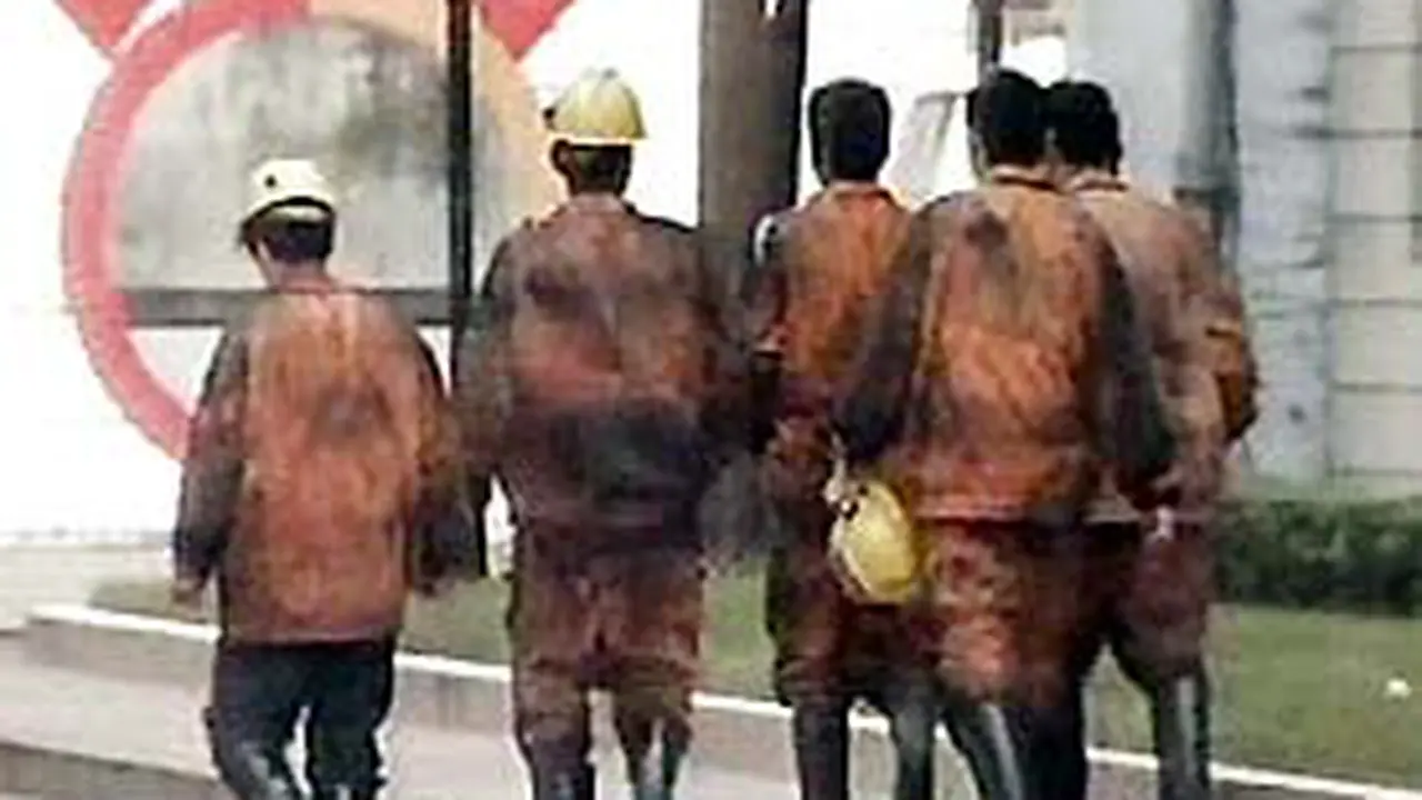 221004aLnCina_Tambang.jpg