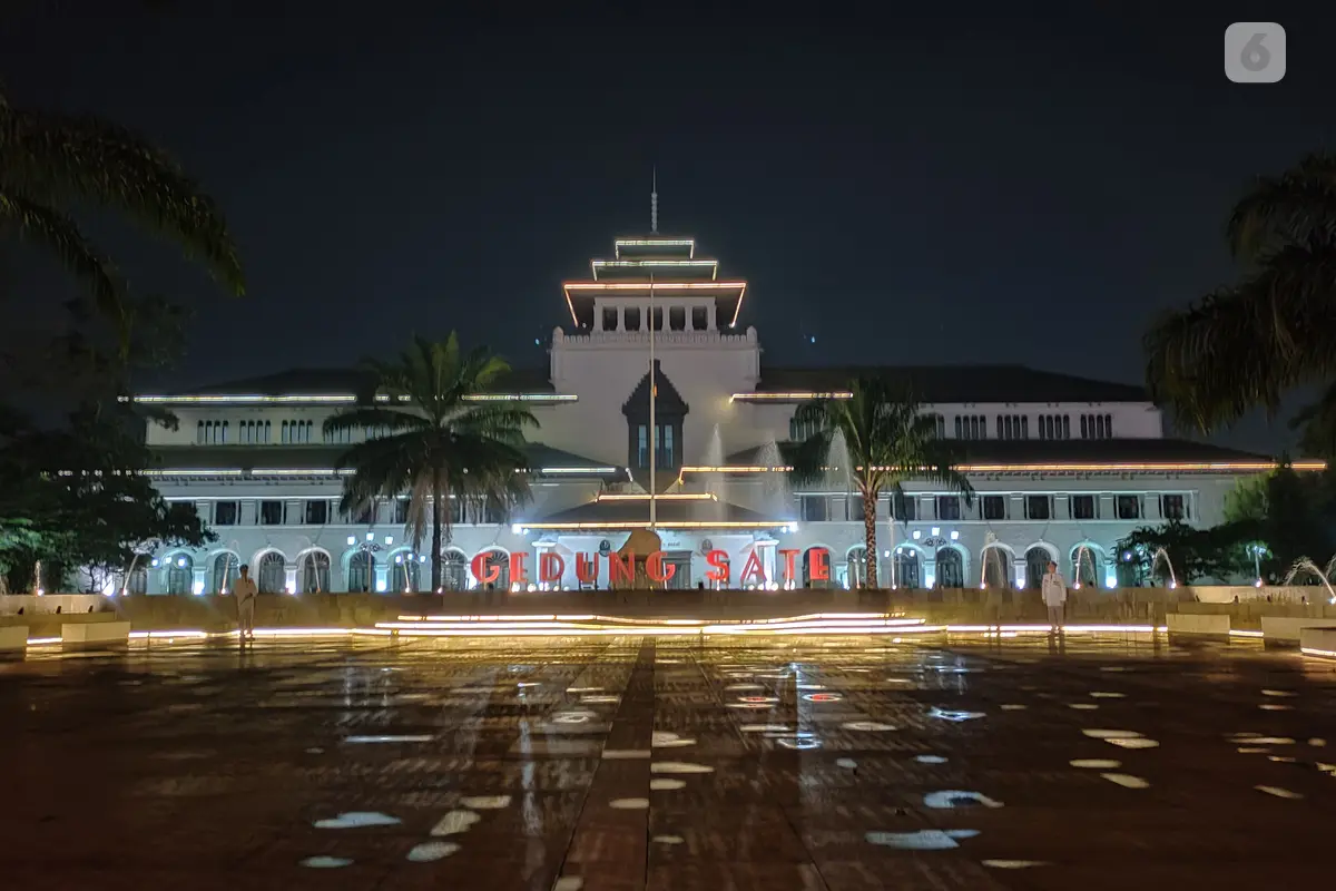 Gedung Sate, salah satu gedung ikonik di Jawa Barat