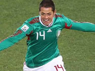 Selebrasi gol striker Meksiko Javier Hernandez ke gawang Prancis di penyisihan Grup A PD 2010 di Peter Mokaba Stadium, Polokwane, 17 Juni 2010. Meksiko unggul 2-0. AFP PHOTO / VALERY HACHE 