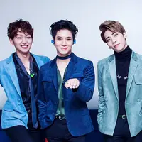 Walaupun masih dalam suasana duka, SHINee ternyata masih memikirkan penggemarnya. Onew, Key, Taemin dan Minho memutuskan untuk menggelar konser. (Foto: allkpop.com)