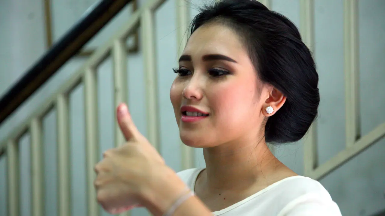 [Bintang] Ayu Ting Ting