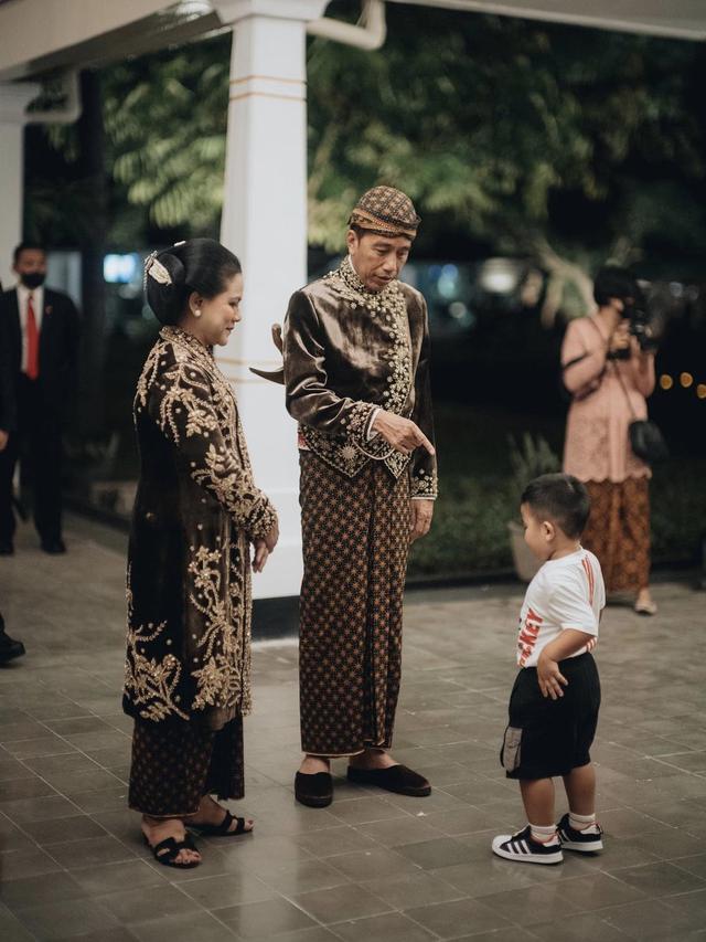 Presiden Jokowi, Iriana Jokowi, dan Panembahan Al Nahyan. (Foto: Michael Omar Liman dari Instagram @mike.omarr)