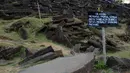 Papan larangan untuk pengunjung terpampang di setiap sudut situs Gunung Padang di Kampung Cimanggu, Cianjur, Jawa Barat, (19/9/2014). (Liputan6.com/Helmi Fithriansyah)