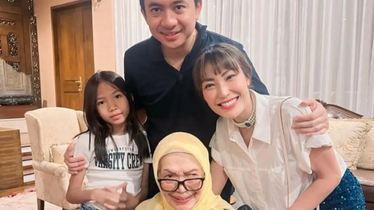 Ungkapan duka dan doa untuk almarhumah nenek mertua. (credit:instagram.com/mrsayudewi)