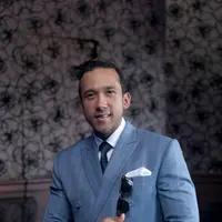 Ditemui di Barge Hot Rod Jalan Pangeran Antasari, Cilandak, Jakarta Selatan, Senin (30/11),  Maruli Tampubolon mengaku tak mau terpatok dalam genre tertentu. Baginya, musik tak bisa dipatok dalam satu genre. (Andy Masela/Bintang.com)