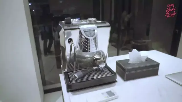 Dapur Minimalis dan Modern Milik Vidi Aldiano, Elegan dan Fungsional