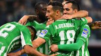 Real Betis merayakan gol ke gawang Zenit pada leg pertama babak play-off Europa League 2021/2022 (AFP)