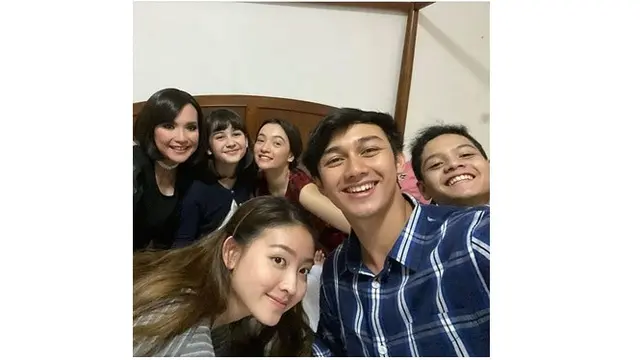 Segera Tamat, Ini 6 Potret Perpisahan Pemain Sinetron Cinta Karena Cinta