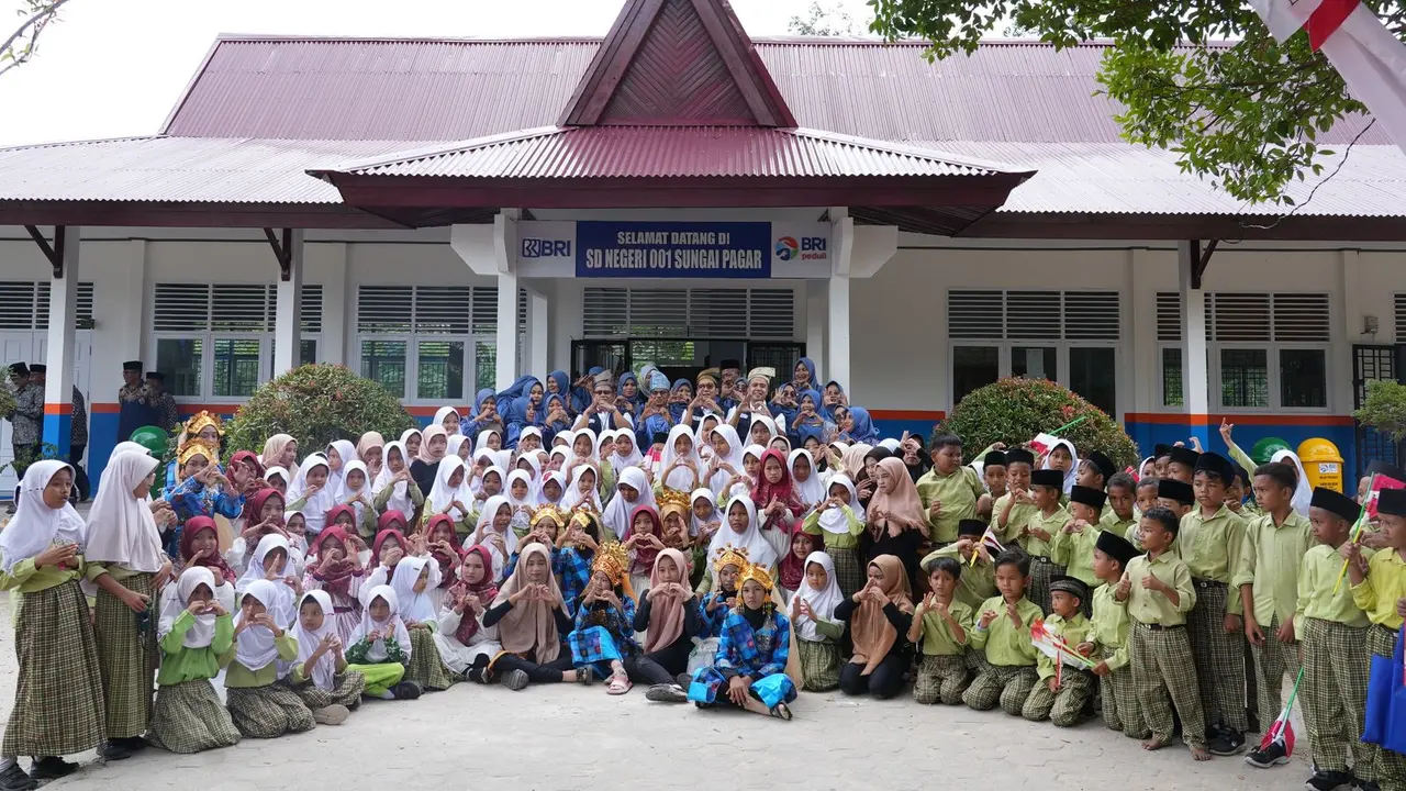 Program ‘BRI Peduli Ini Sekolahku’ Bantu Renovasi SDN 001 Sungai Pagar Riau Demi Dorong Kualitas Pendidikan dan SDM Unggul