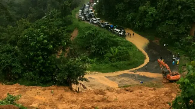 Sungai Kampar Meluap, Jalur Riau - Sumbar Terputus