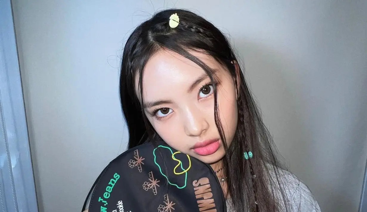 Idol yang satu ini ternyata memang sudah dari kecil menekuni modelling. Tak heran jika ia punya karisma tersendiri dalam penampilannya. [Twitter]