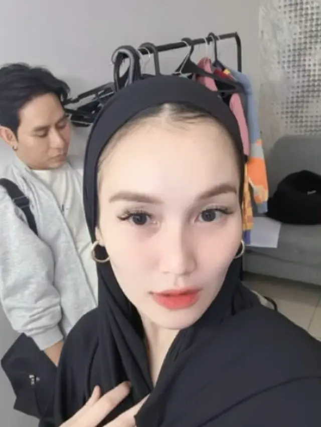 Ayu Ting Ting, Hesti Purwadinata, dan Kiky Saputri Buka Puasa Bersama. [@ayutingting92]