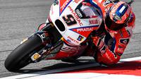 Pembalap Pramac Racing, Danilo Petrucci melakukan banyak upaya agar tampil kompetitif di MotoGP 2018. (Mohd RASFAN / AFP)
