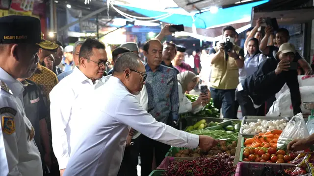 Tak Perlu Khawatir, Menko Zulhas Pastikan Harga Bapok di Makassar Tetap Terjangkau
