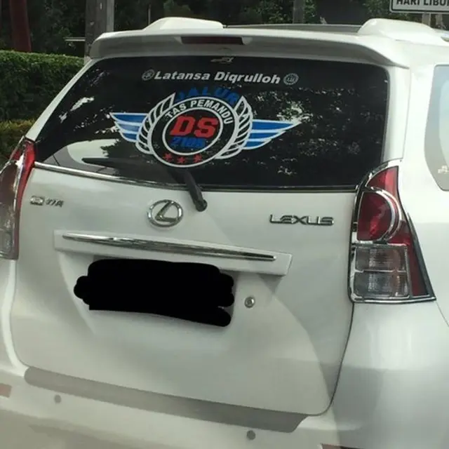 Plesetan merek Toyota (Ist)