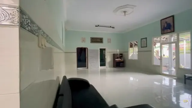 Sederhana, Ini 7 Potret Rumah Dewi Perssik di Kampung Halaman Jember