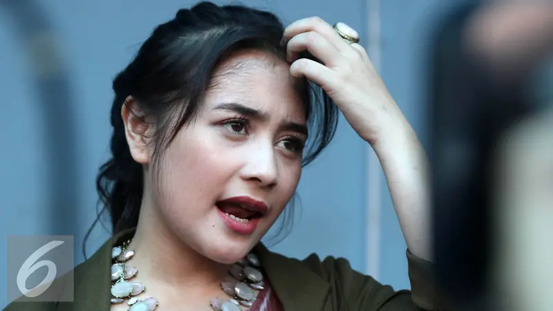 Prilly Latuconsina