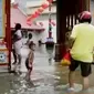 Di masa orde lama, Tahun  Baru Imlek dirayakan dengan meriah hingga warga tionghoa di Sidoarjo rayakan Imlek dengan dikepung banjir.