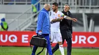 Bek Spanyol Sergio Ramos mengalami cedera saat menghadapi Albania pada 9 Oktober 2016. (AFP/Andrej Isakovic)