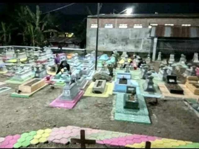 Alih Alih Bikin Ngeri Kuburan Warna Warni Ini Malah Dijadikan Tempat Nongkrong Citizen6 Liputan6 Com