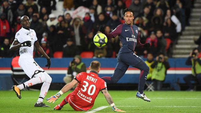 Bek Psg Geram Fans Cemooh Neymar Dunia Bola Com