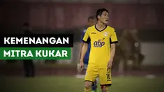 Berita video tentang kemenangan Mitra Kukar mulawan Semen Padang berkat tendangan bebas Oh In-kyun.