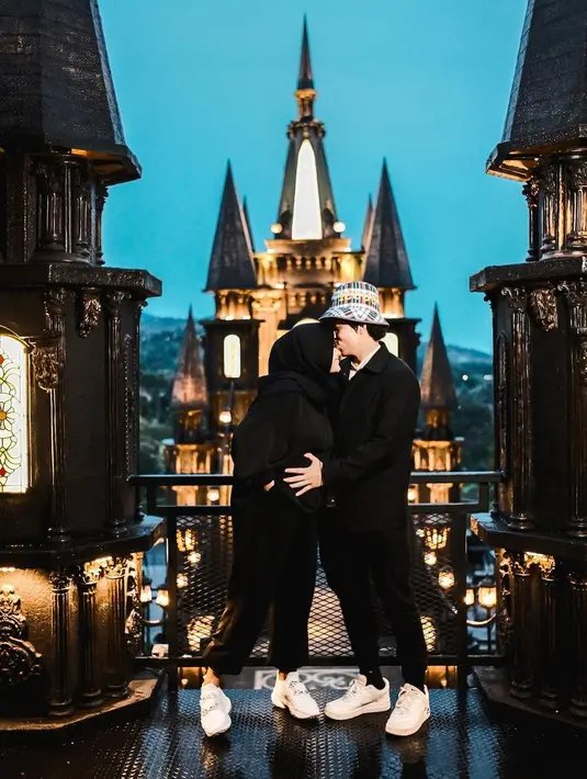 Aurel Hermansyah babymoon (Youtube/AH)