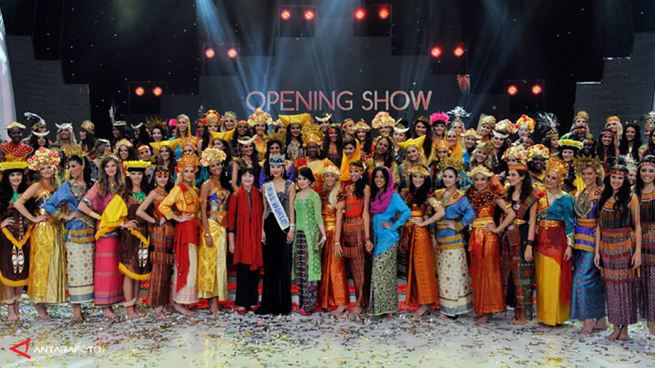 miss-world-opening-130921c.jpg