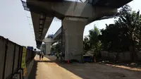 Progres pengerjaan proyek jalan tol layang atau Tol Jakarta-Cikampek (Japek) II Elevated sampai akhir Juli telah mencapai 40 persen  (Maulandy/Liputan6.com)