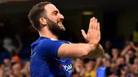 Bomber asal Argentina ini merupakan salah satu pencetak gol andal di Liga Italia. Gonzalo Higuain yang sempat dipinjam Chelsea dari Juventus pada musim 2018/2019 gagal menunjukan performa terbaiknya sehingga The Blues mengembalikannya ke Turin. (AFP/Glyn Kirk)