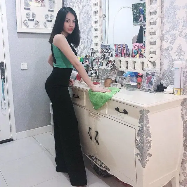 Pinggang Semakin Ramping, Ini 6 Potret Terkini Kezia Karamoy