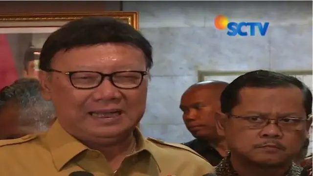 Mendagri Tjahjo Kumolo pun mengadakan pertemuan dengan Deputi Bidang Pencegahan KPK Pahala Nainggolan.