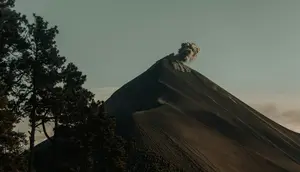 Abu Vulkanik Anak Krakatau Sampai Jakarta, Ini Tips Aman Beraktivitas