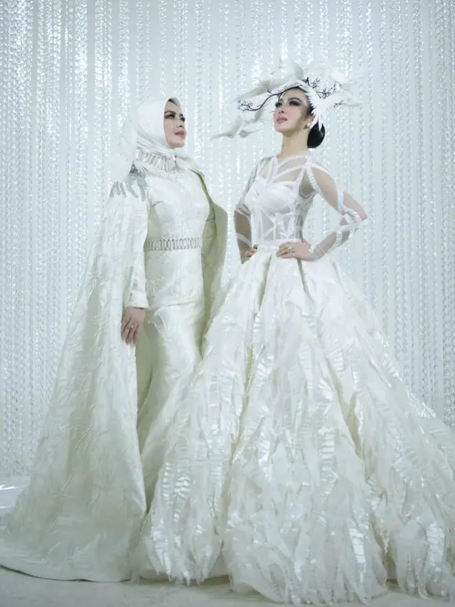 7 Hiasan Kepala Syahrini Berdesain Unik, Ada Bentuk Tudung Saji