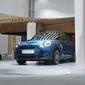 MINI Electric diperkenalkan di Indonesia sebagai pilihan alternatif bagi pecinta MINI dan mobil listrik. (Otosia.com/Arendra Pranayaditya)