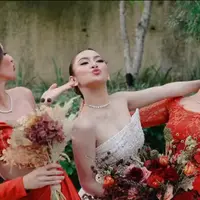 Nia Ramadhani dan Rossa Menjadi Bridesmaid di Resepi ke-2 Rizky Febian-Mahalini. [@axioo]