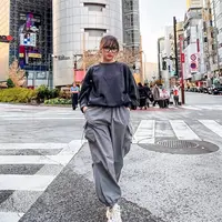 Liburan Fuji kali ini kembali jadi sorotan netizen. Tak sedikit yang salah fokus pada OOTD Fuji yang semakin stylish. [@fuji_an]